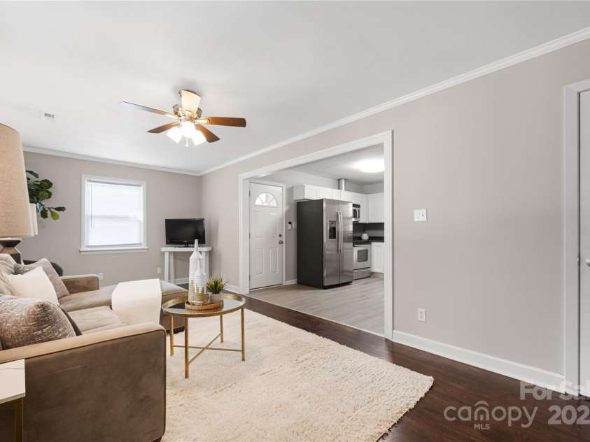 2601 Dora Drive, Charlotte, NC 28215.  MLS# CAR4247903, YatesRealty ID 7006. 