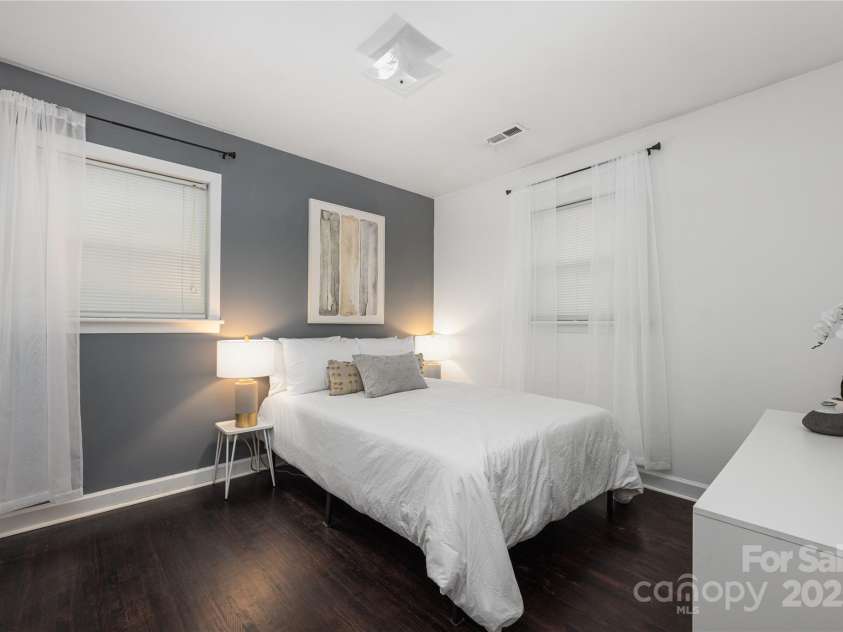 2601 Dora Drive, Charlotte, NC 28215.  MLS# CAR4247903, YatesRealty ID 7006. 