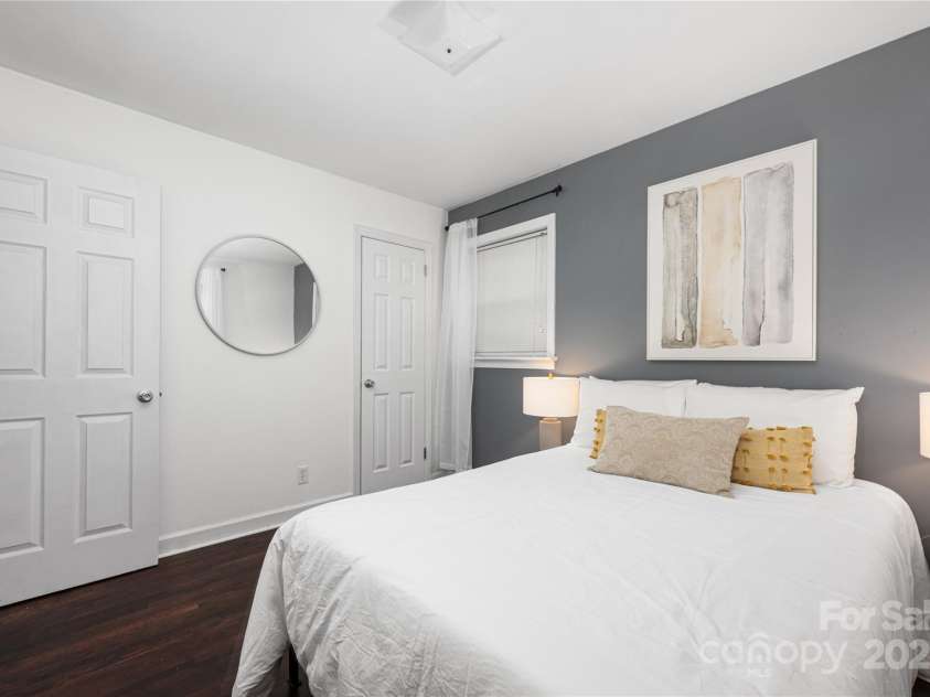 2601 Dora Drive, Charlotte, NC 28215.  MLS# CAR4247903, YatesRealty ID 7006. 