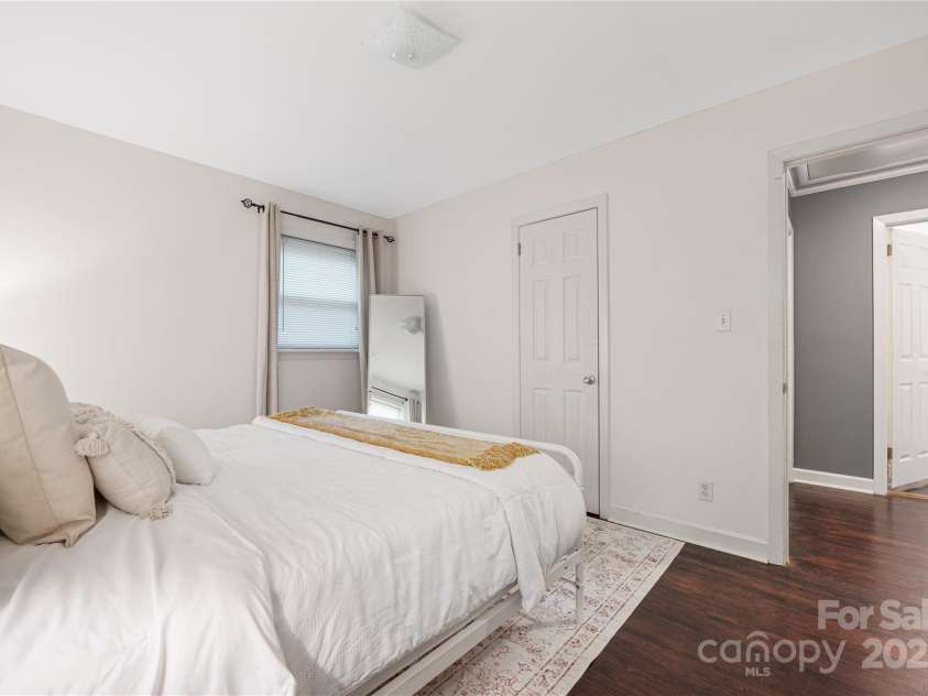 2601 Dora Drive, Charlotte, NC 28215.  MLS# CAR4247903, YatesRealty ID 7006. 