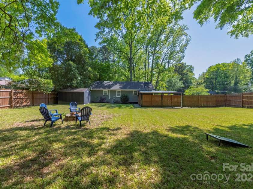2601 Dora Drive, Charlotte, NC 28215.  MLS# CAR4247903, YatesRealty ID 7006. 