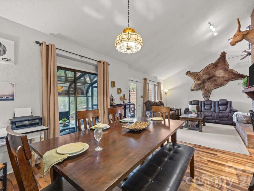 501 Woodfield Drive, Asheville, NC 28803.  MLS# CAR4342330, YatesRealty ID 7007. 