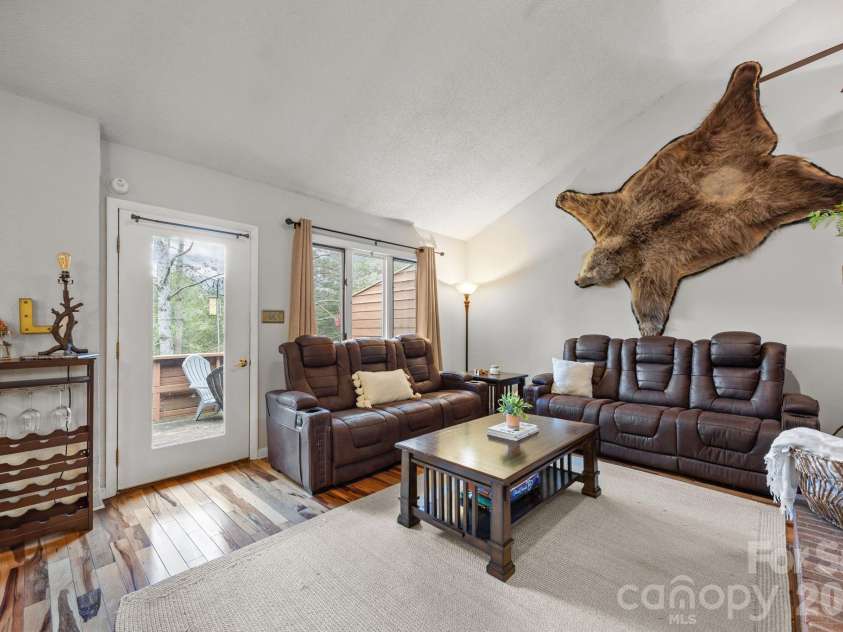 501 Woodfield Drive, Asheville, NC 28803.  MLS# CAR4342330, YatesRealty ID 7007. 