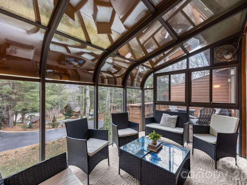 501 Woodfield Drive, Asheville, NC 28803.  MLS# CAR4342330, YatesRealty ID 7007. 