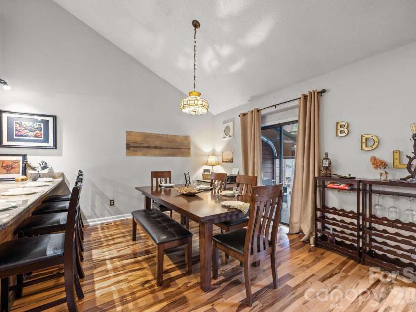501 Woodfield Drive, Asheville, NC 28803.  MLS# CAR4342330, YatesRealty ID 7007. Dining Area