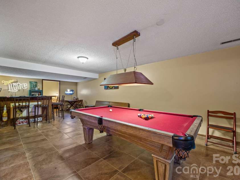 501 Woodfield Drive, Asheville, NC 28803.  MLS# CAR4342330, YatesRealty ID 7007. Rec/Billiard Room