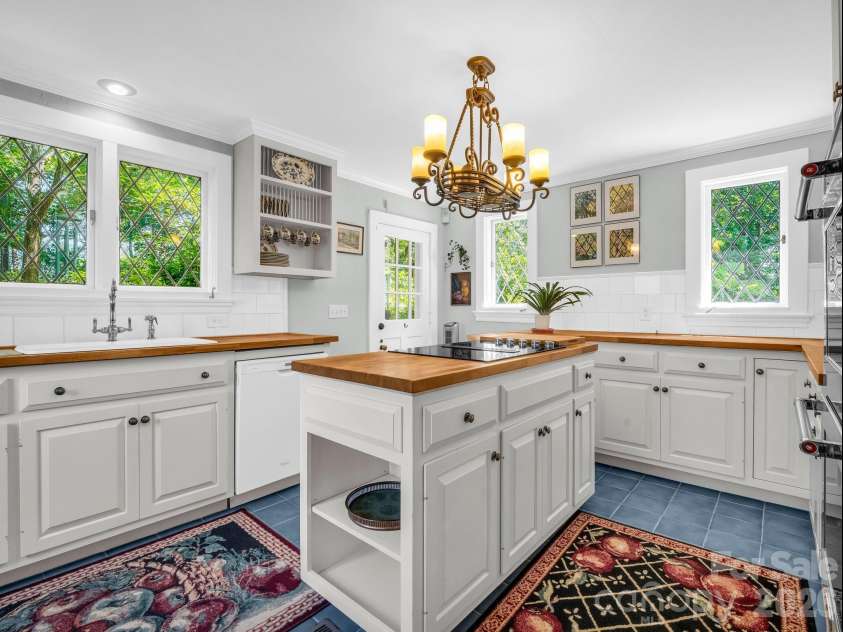 287 Pacolet Ridge Lane, Tryon, NC 28782.  MLS# CAR4269055, YatesRealty ID 7009. 