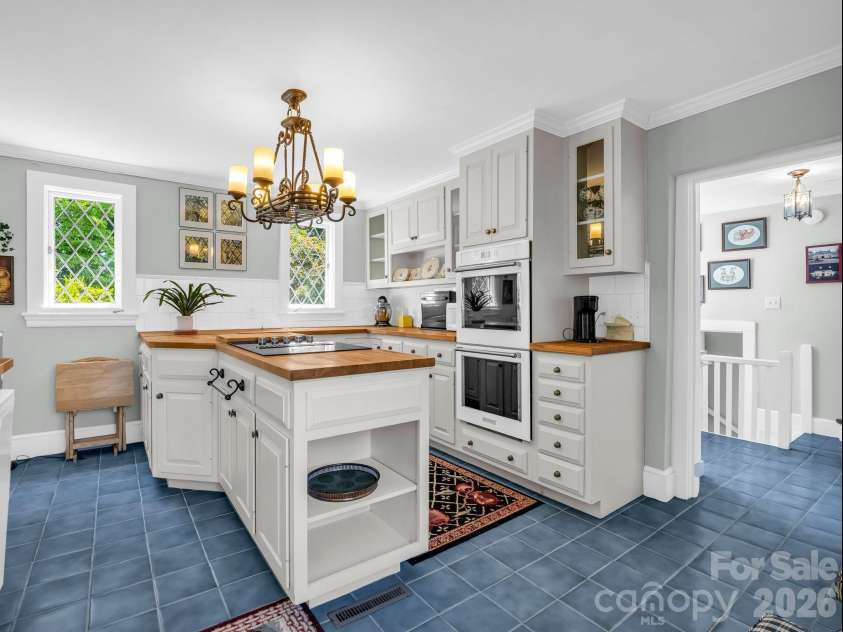 287 Pacolet Ridge Lane, Tryon, NC 28782.  MLS# CAR4269055, YatesRealty ID 7009. 