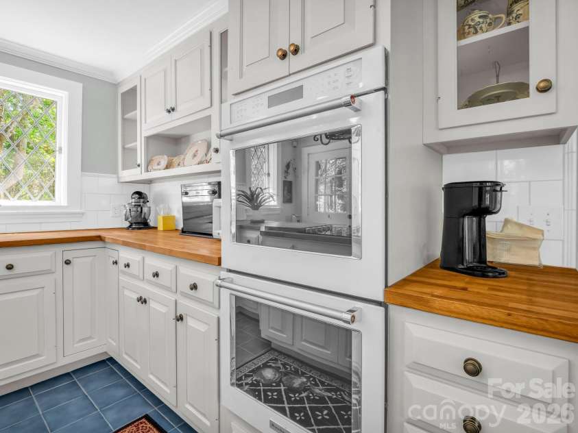 287 Pacolet Ridge Lane, Tryon, NC 28782.  MLS# CAR4269055, YatesRealty ID 7009. 