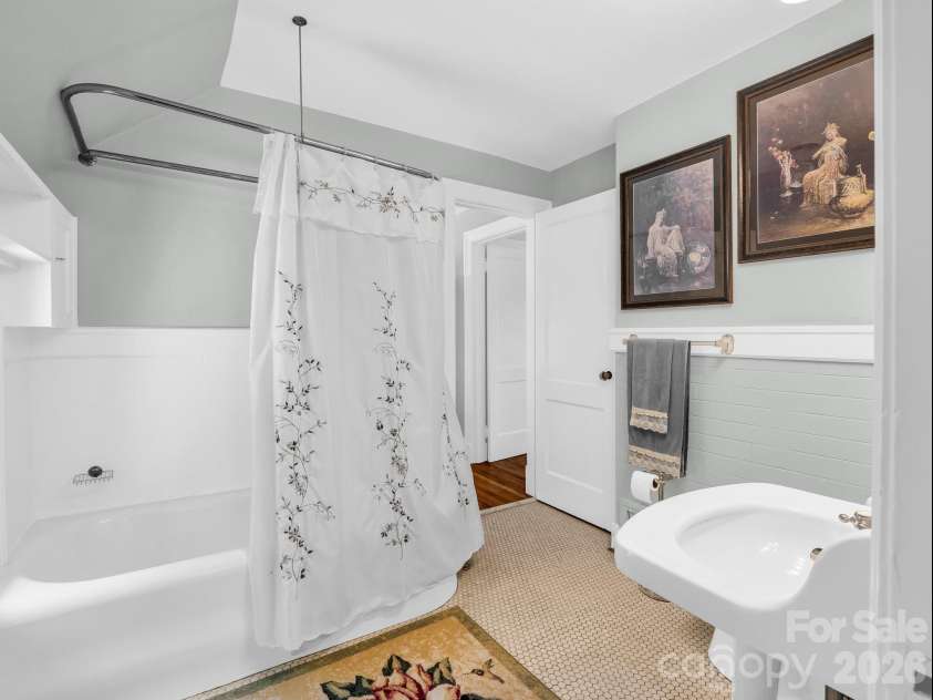287 Pacolet Ridge Lane, Tryon, NC 28782.  MLS# CAR4269055, YatesRealty ID 7009. 