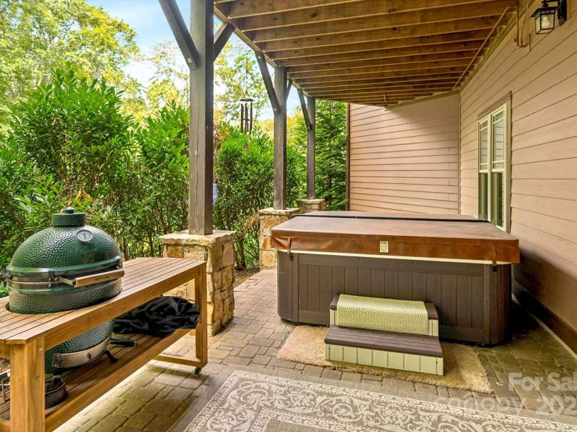 23 Dividing Ridge Trail, Arden, NC 28704.  MLS# CAR4307100, YatesRealty ID 701. 