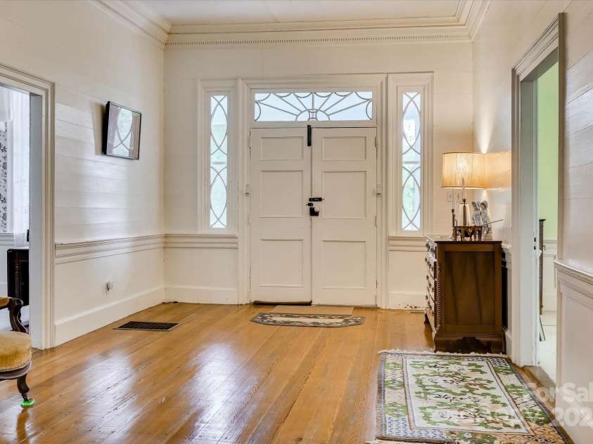 621 Meeting Road, Edgefield, SC 29824.  MLS# CAR4313551, YatesRealty ID 701. 