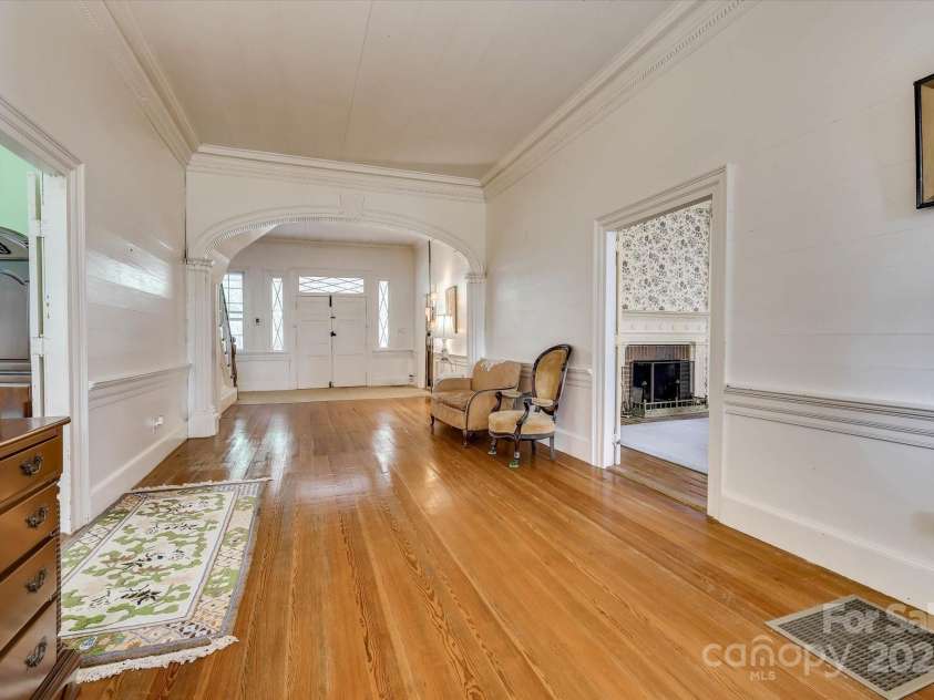 621 Meeting Road, Edgefield, SC 29824.  MLS# CAR4313551, YatesRealty ID 701. 