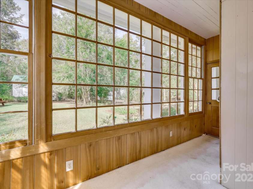 621 Meeting Road, Edgefield, SC 29824.  MLS# CAR4313551, YatesRealty ID 701. 