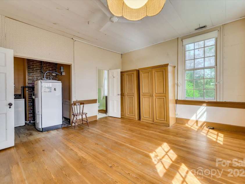 621 Meeting Road, Edgefield, SC 29824.  MLS# CAR4313551, YatesRealty ID 701. 