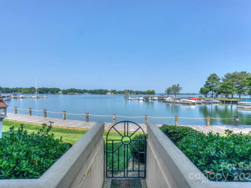 867 Southwest Drive, Davidson, NC 28036.  MLS# CAR4248359, YatesRealty ID 7010. 