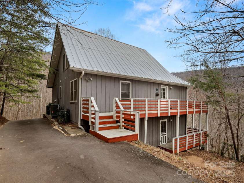 376 Ox Creek Road, Weaverville, NC 28787.  MLS# CAR4241579, YatesRealty ID 7011. 
