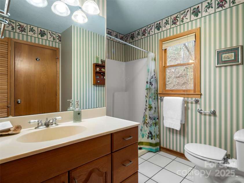 376 Ox Creek Road, Weaverville, NC 28787.  MLS# CAR4241579, YatesRealty ID 7011. 