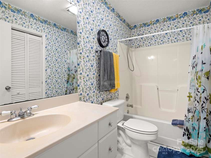 376 Ox Creek Road, Weaverville, NC 28787.  MLS# CAR4241579, YatesRealty ID 7011. 