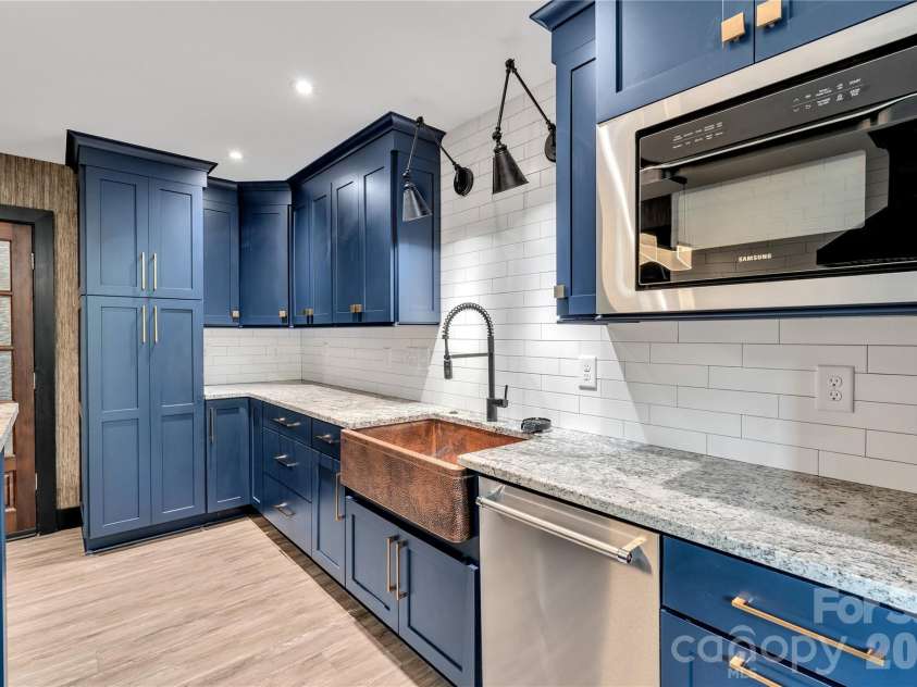 4209 Burning Tree Drive, Charlotte, NC 28277.  MLS# CAR4360192, YatesRealty ID 7012. 