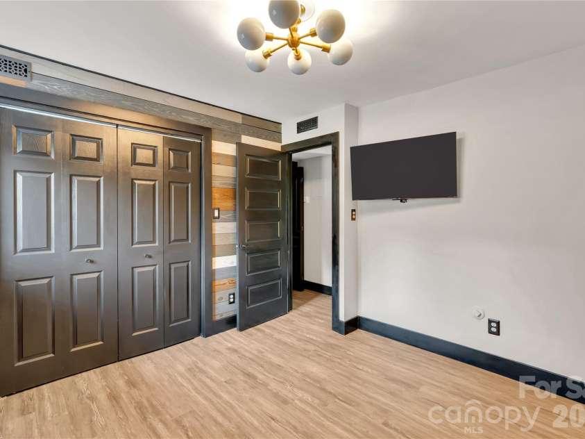 4209 Burning Tree Drive, Charlotte, NC 28277.  MLS# CAR4360192, YatesRealty ID 7012. 