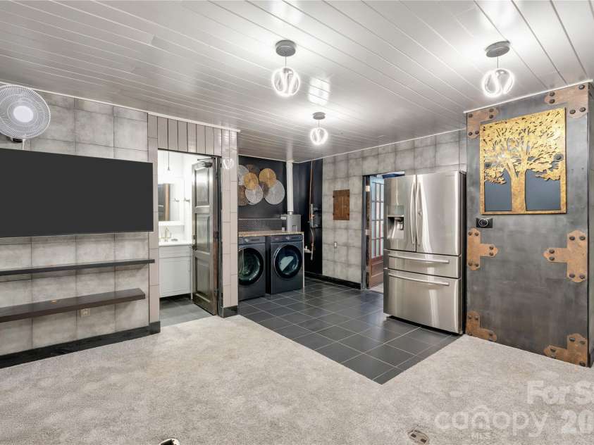 4209 Burning Tree Drive, Charlotte, NC 28277.  MLS# CAR4360192, YatesRealty ID 7012. 