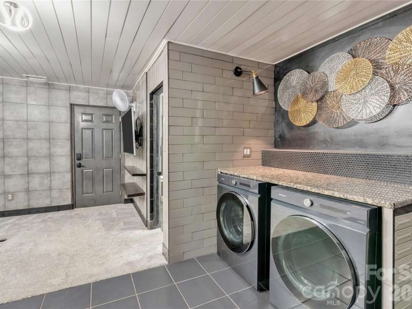 4209 Burning Tree Drive, Charlotte, NC 28277.  MLS# CAR4360192, YatesRealty ID 7012. 