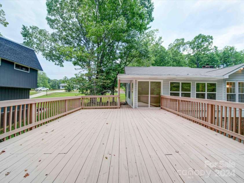 526 Manchester Road, Mount Gilead, NC 27306.  MLS# CAR4162693, YatesRealty ID 7014. 