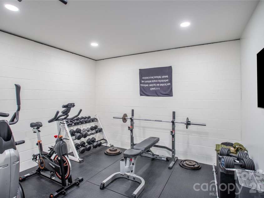 100 Kinloch Lane, Clyde, NC 28721.  MLS# CAR4305971, YatesRealty ID 7015. 