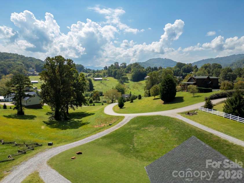 100 Kinloch Lane, Clyde, NC 28721.  MLS# CAR4305971, YatesRealty ID 7015. 