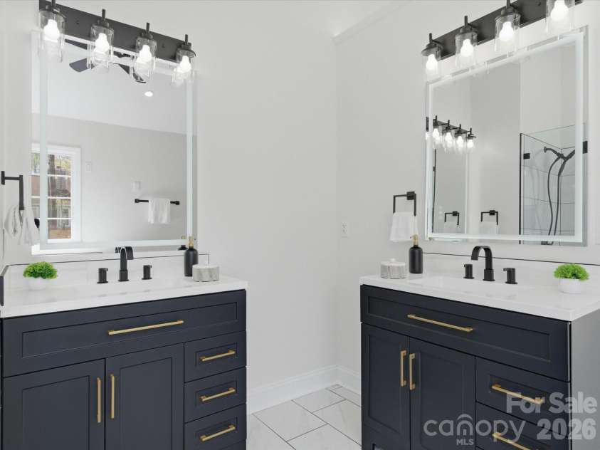 7702 Harrington Woods Road, Charlotte, NC 28269.  MLS# CAR4362387, YatesRealty ID 7016. 