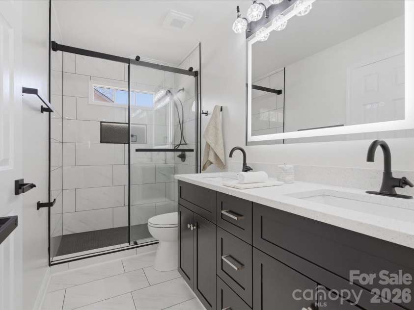 7702 Harrington Woods Road, Charlotte, NC 28269.  MLS# CAR4362387, YatesRealty ID 7016. 
