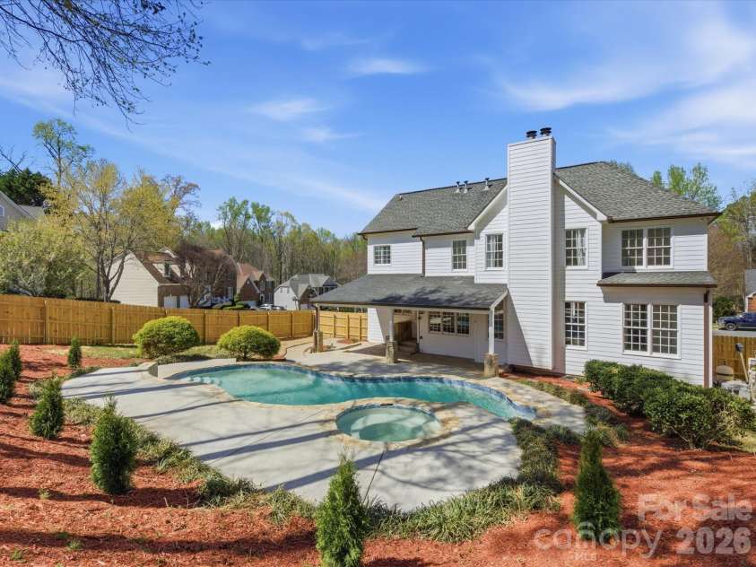 7702 Harrington Woods Road, Charlotte, NC 28269.  MLS# CAR4362387, YatesRealty ID 7016. 