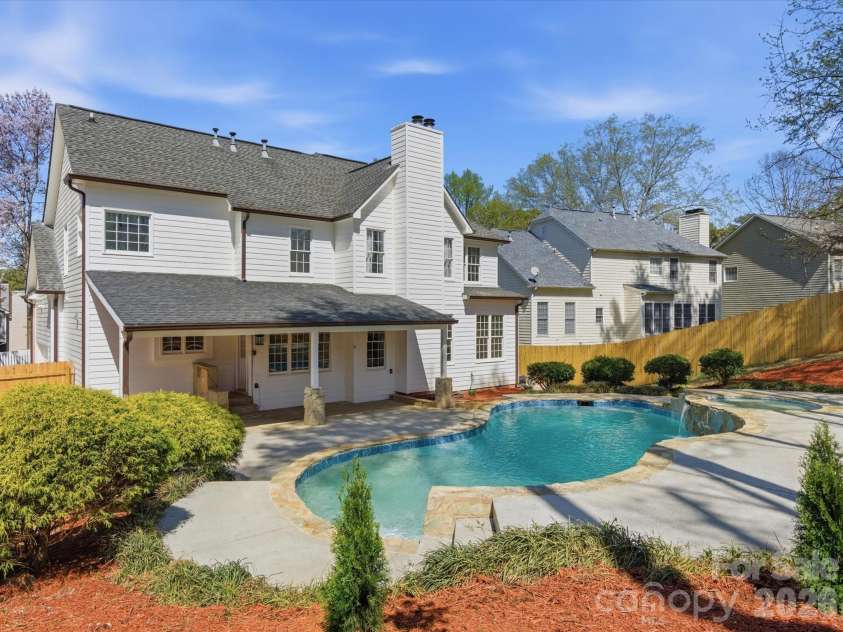 7702 Harrington Woods Road, Charlotte, NC 28269.  MLS# CAR4362387, YatesRealty ID 7016. 
