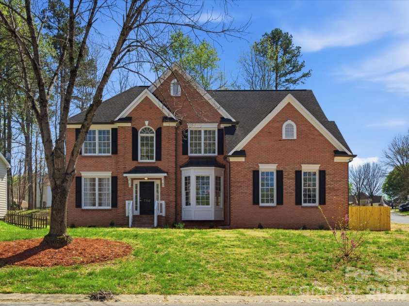 7702 Harrington Woods Road, Charlotte, NC 28269.  MLS# CAR4362387, YatesRealty ID 7016. 