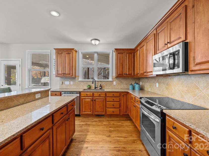 157 Montibello Drive, Mooresville, NC 28117.  MLS# CAR4202234, YatesRealty ID 7017. 