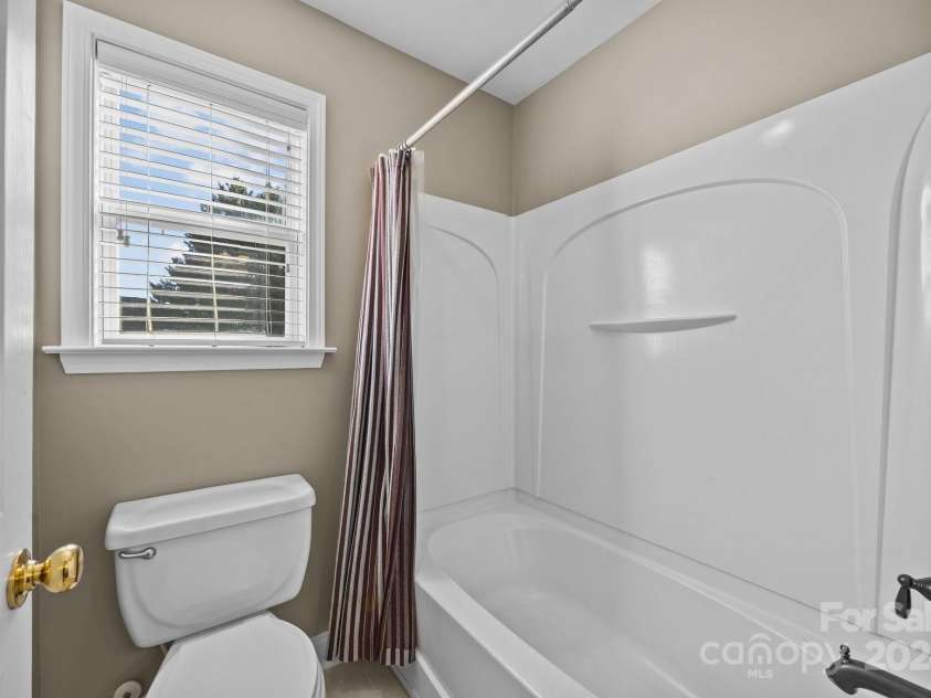 157 Montibello Drive, Mooresville, NC 28117.  MLS# CAR4202234, YatesRealty ID 7017. 