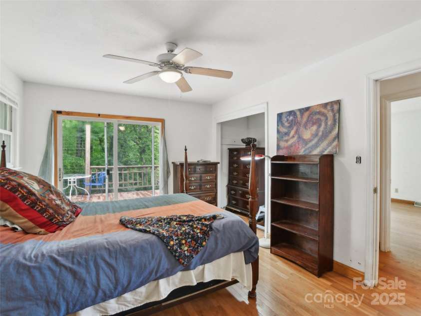 51 Sunset Drive, Asheville, NC 28806.  MLS# CAR4208733, YatesRealty ID 7018. 