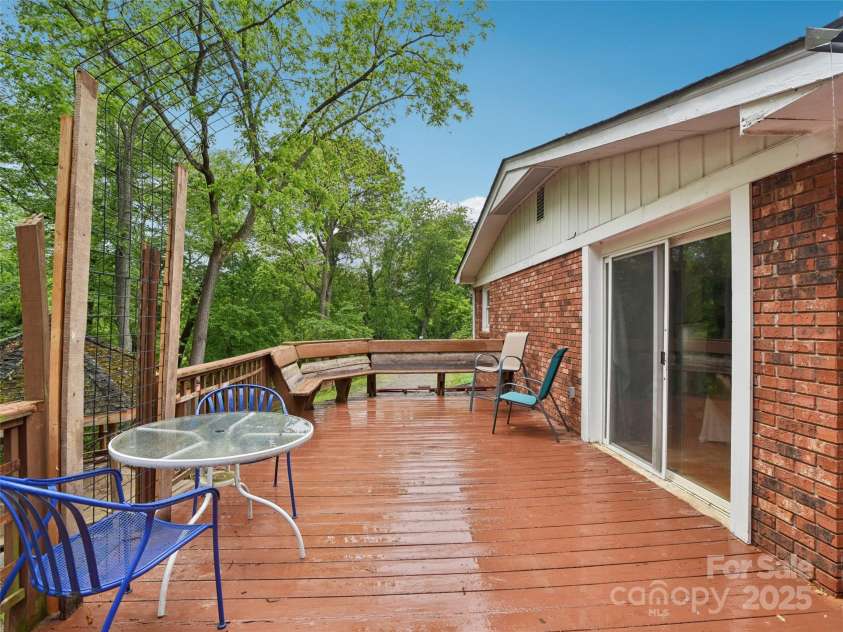 51 Sunset Drive, Asheville, NC 28806.  MLS# CAR4208733, YatesRealty ID 7018. 