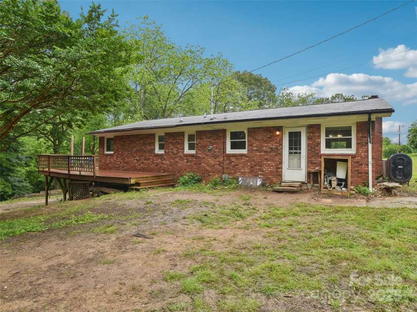 51 Sunset Drive, Asheville, NC 28806.  MLS# CAR4208733, YatesRealty ID 7018. 
