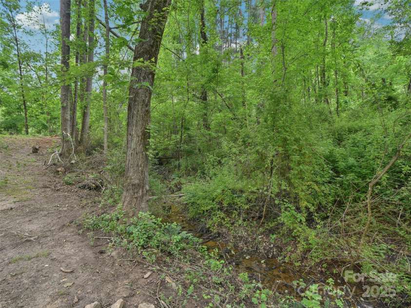 51 Sunset Drive, Asheville, NC 28806.  MLS# CAR4208733, YatesRealty ID 7018. 