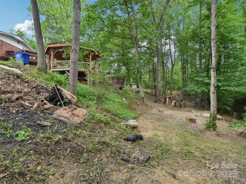 51 Sunset Drive, Asheville, NC 28806.  MLS# CAR4208733, YatesRealty ID 7018. 