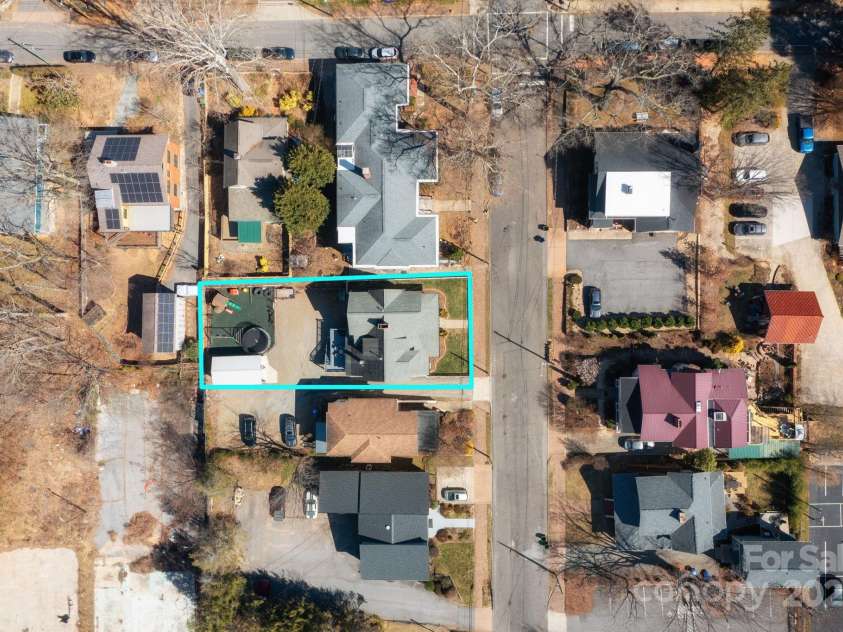 22 Broad Street, Asheville, NC 28801.  MLS# CAR4232987, YatesRealty ID 7019. Approximate Lot Lines