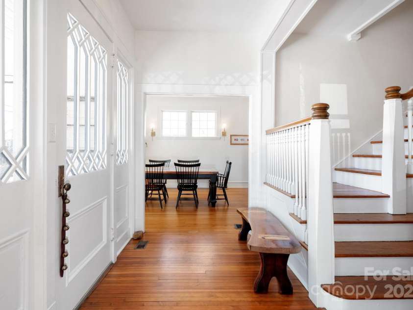 22 Broad Street, Asheville, NC 28801.  MLS# CAR4232987, YatesRealty ID 7019. Inviting Entry