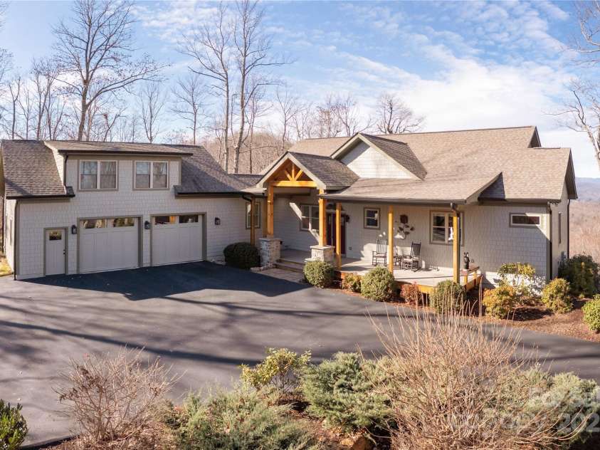 69 Pepperbush Road, Brevard, NC 28712.  MLS# CAR4329765, YatesRealty ID 7019. 