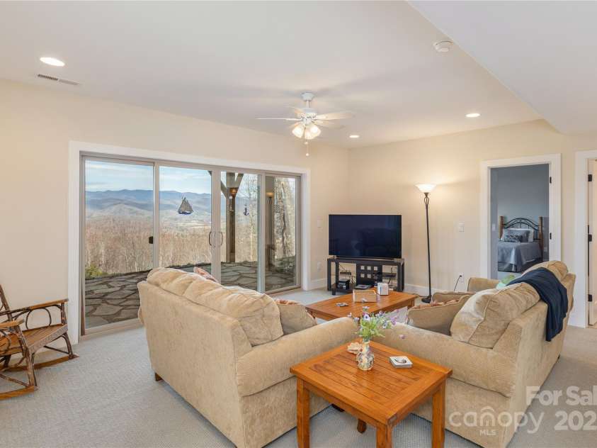 69 Pepperbush Road, Brevard, NC 28712.  MLS# CAR4329765, YatesRealty ID 7019. 