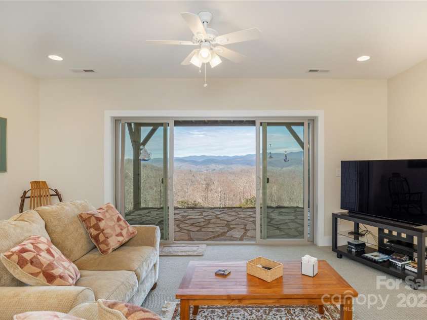 69 Pepperbush Road, Brevard, NC 28712.  MLS# CAR4329765, YatesRealty ID 7019. 