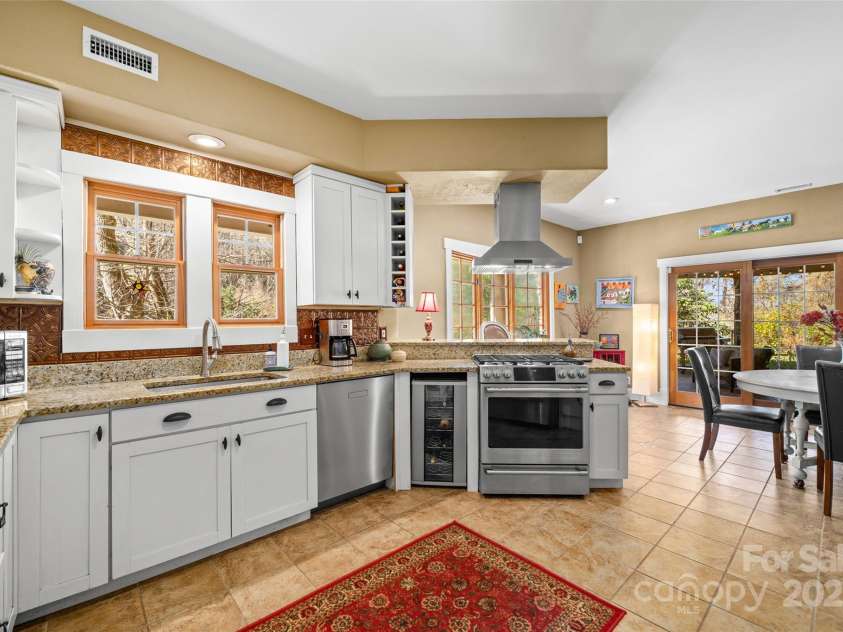 571 Terrys Gap Road, Fletcher, NC 28732.  MLS# CAR4330724, YatesRealty ID 702. Open kitchen