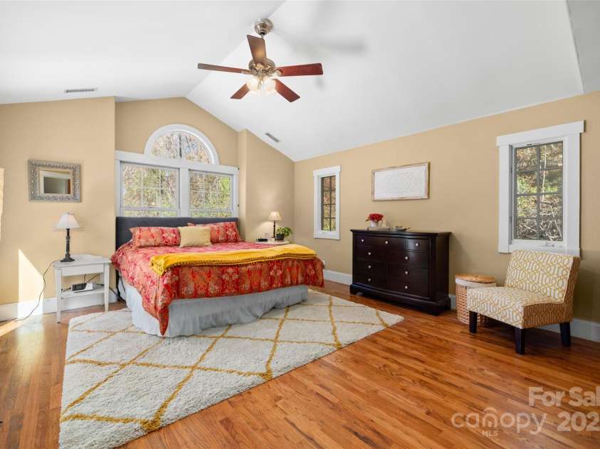 571 Terrys Gap Road, Fletcher, NC 28732.  MLS# CAR4330724, YatesRealty ID 702. Vaulted Ceiling in Primary