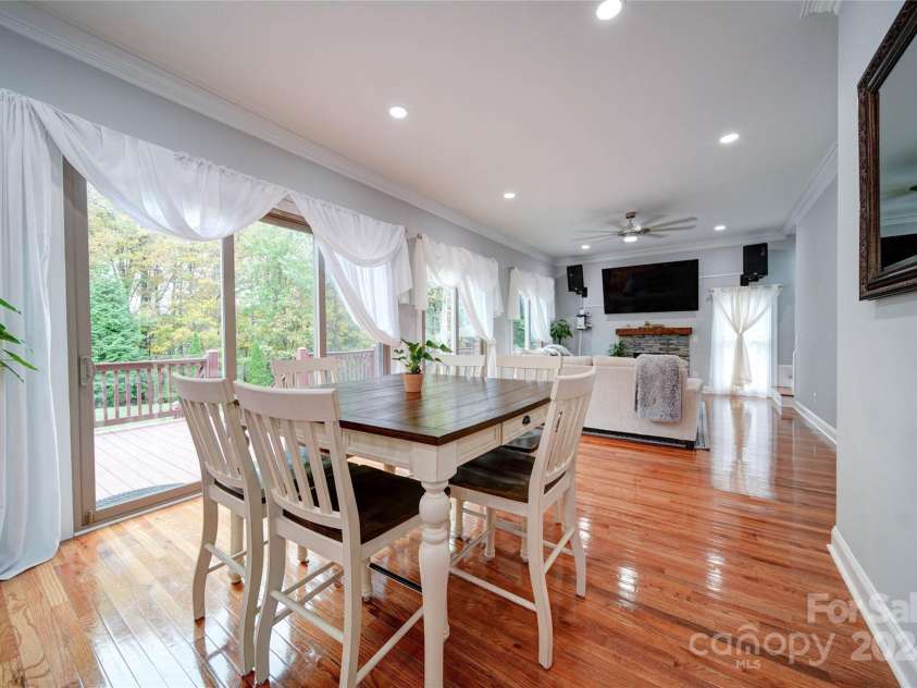119 Plantation Drive, Mooresville, NC 28117.  MLS# CAR4198986, YatesRealty ID 7020. Dining Area with Access to Outdoor Porch